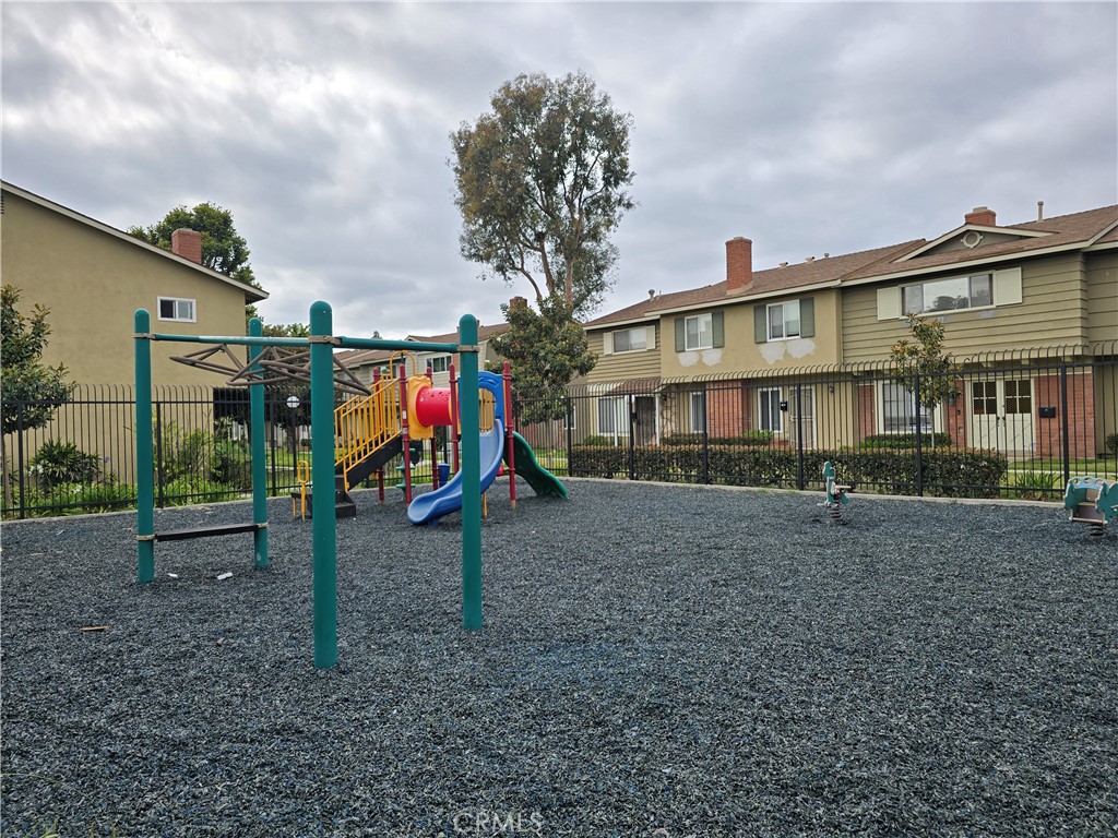 12816 Sussex Circle