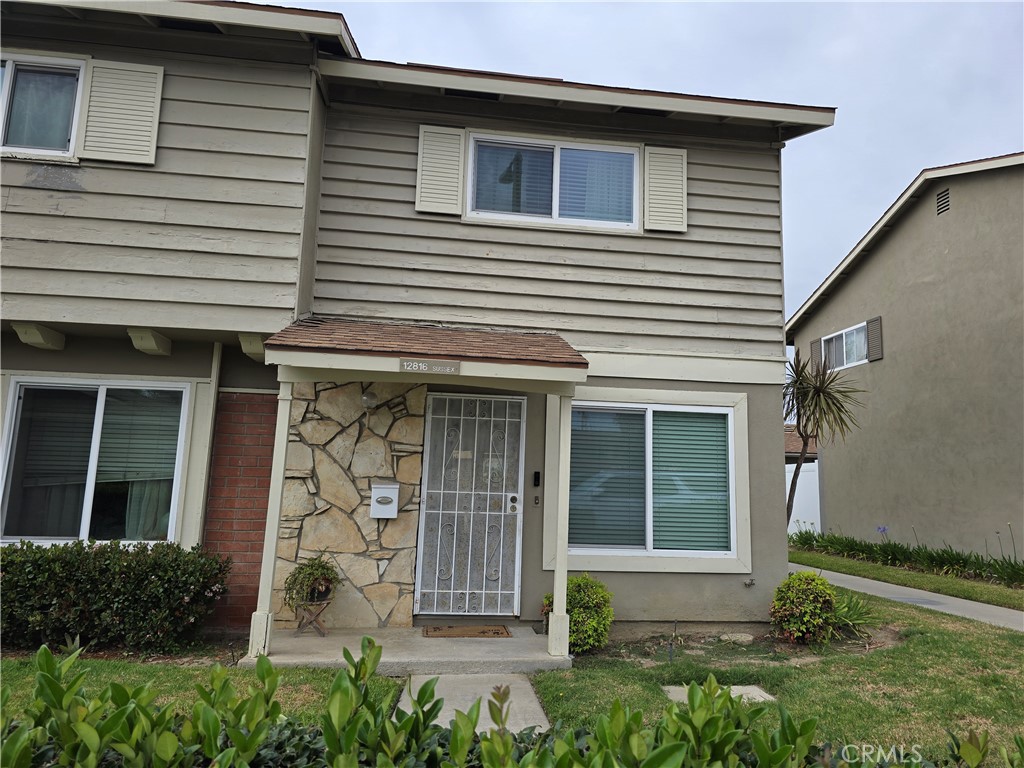12816 Sussex Circle