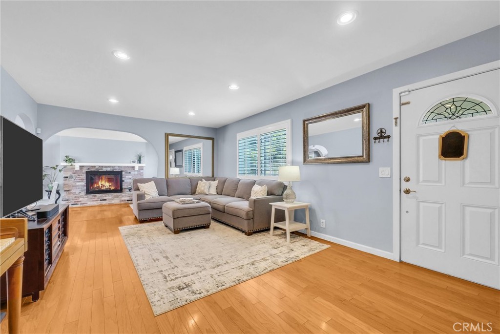 347 W Meacham