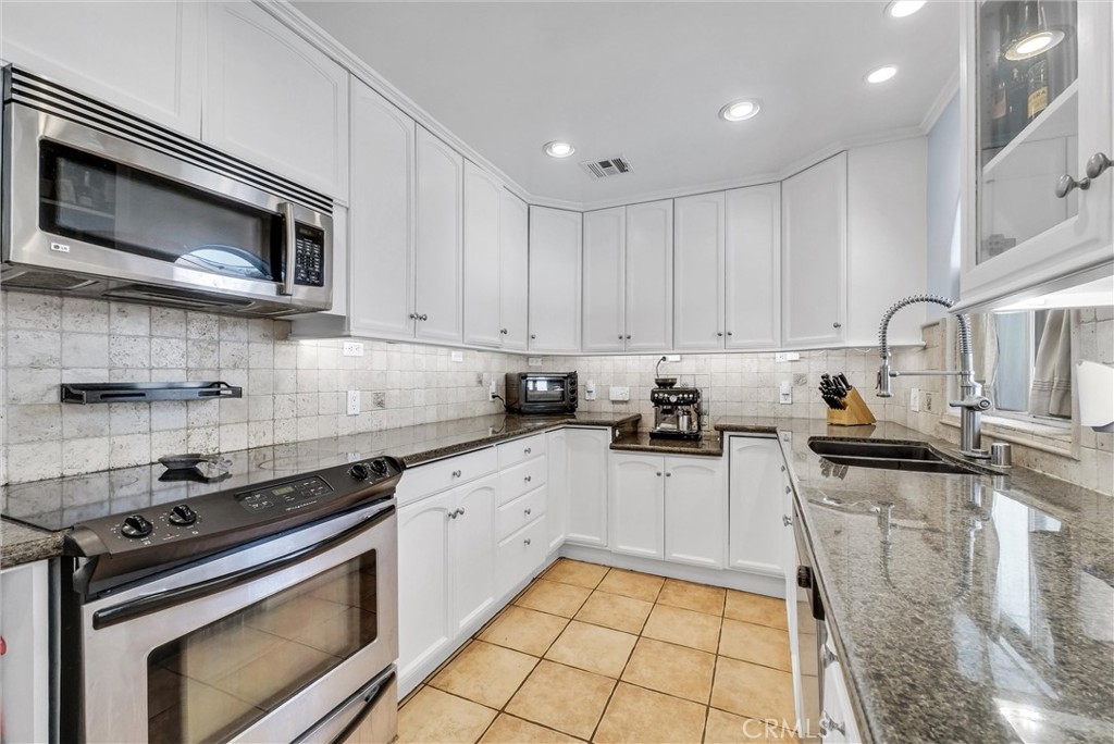347 W Meacham