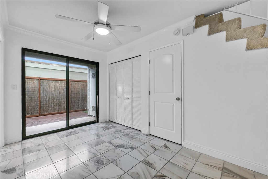 229 W Wilson Street 10