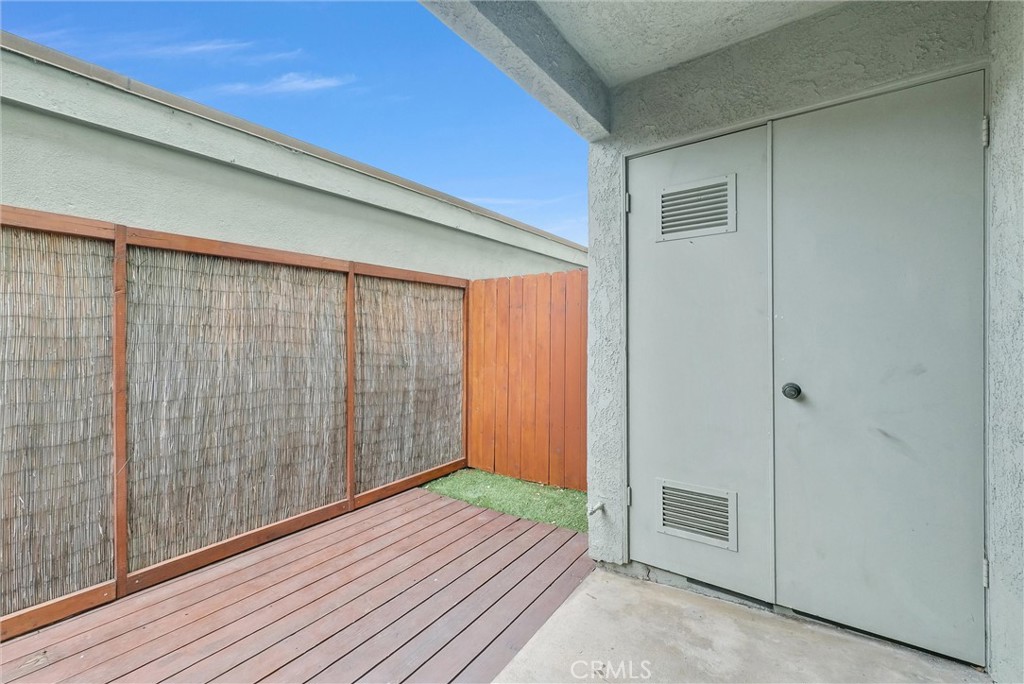229 W Wilson Street 10