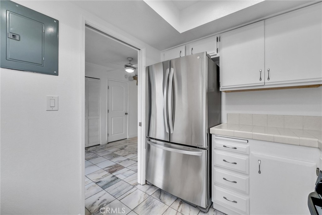 229 W Wilson Street 10