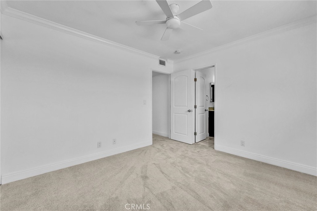 229 W Wilson Street 10