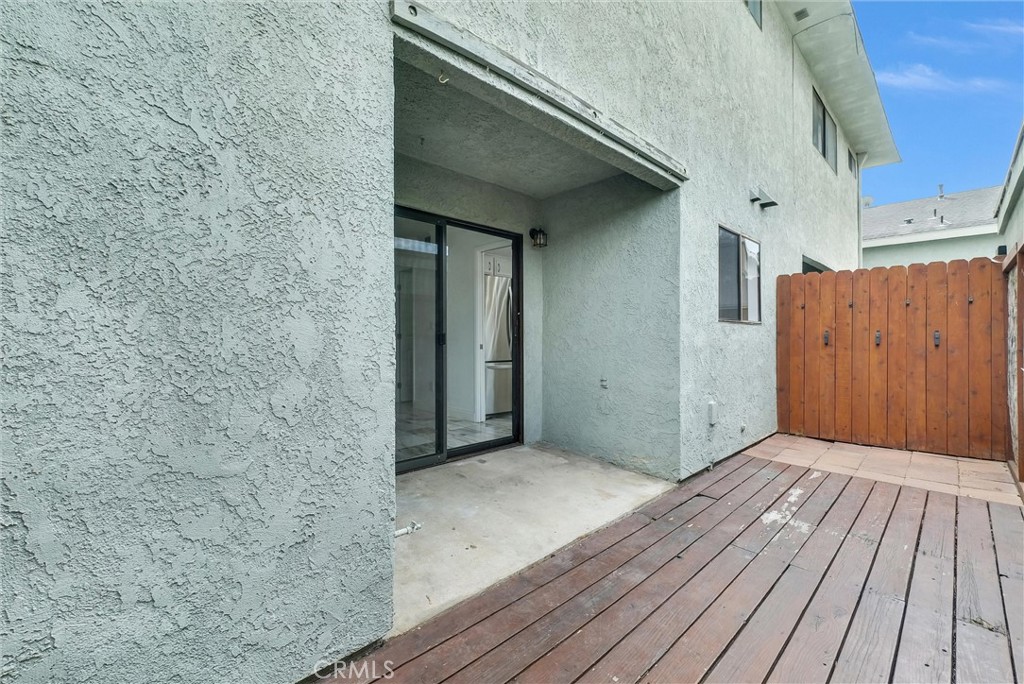 229 W Wilson Street 10