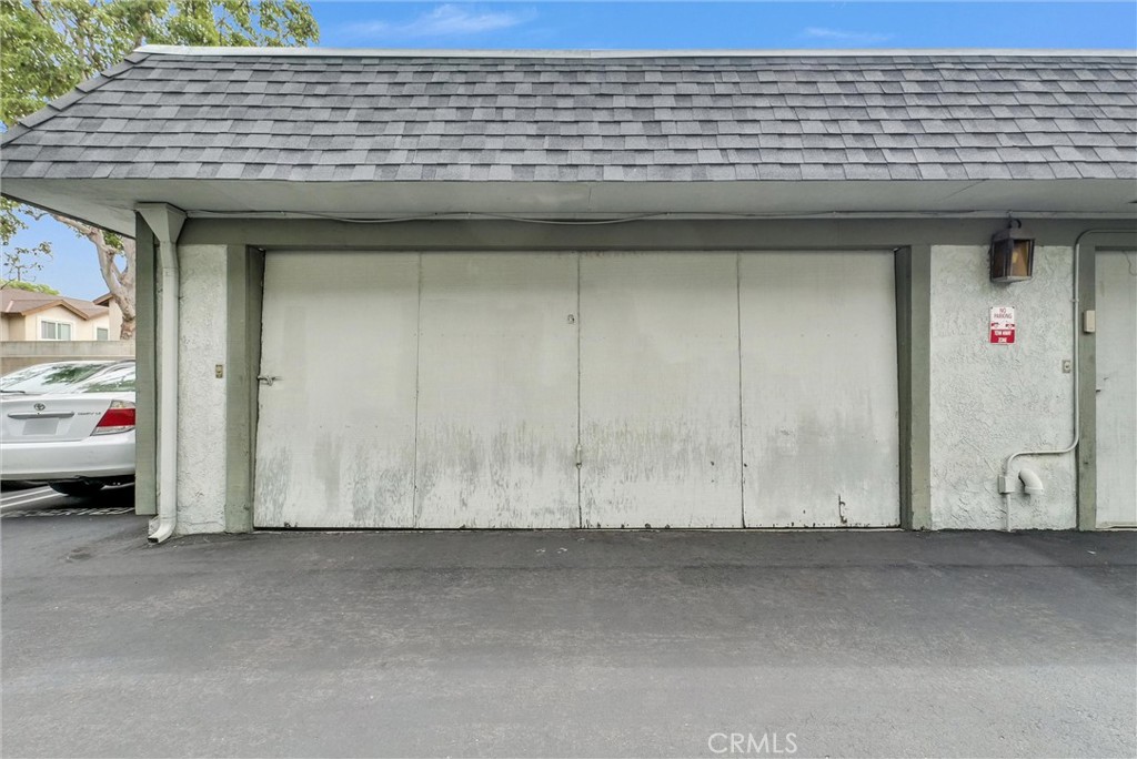 229 W Wilson Street 10