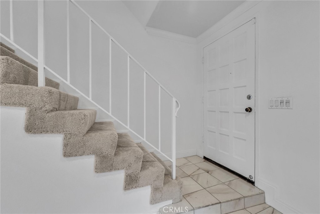 229 W Wilson Street 10