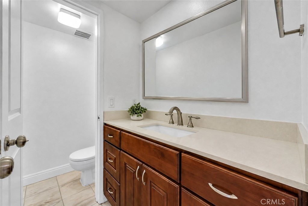 229 W Wilson Street 10