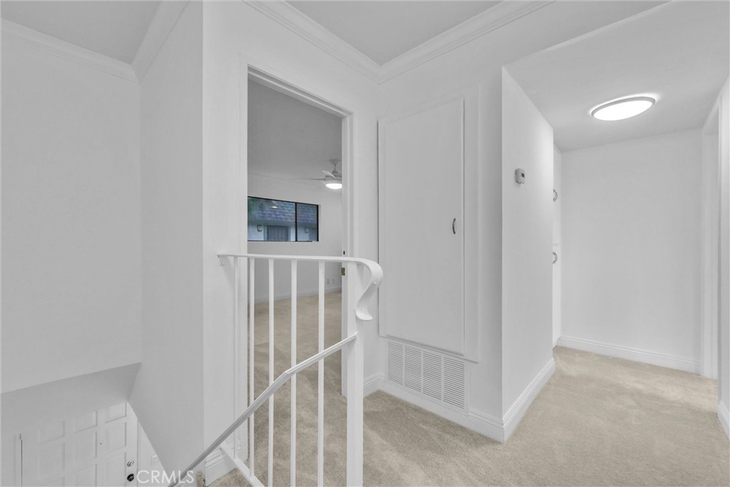 229 W Wilson Street 10