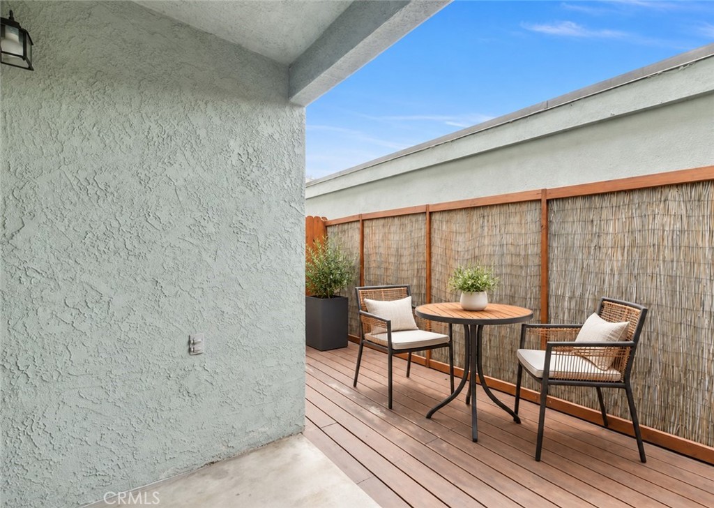 229 W Wilson Street 10