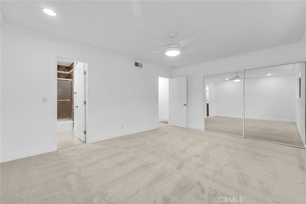 229 W Wilson Street 10