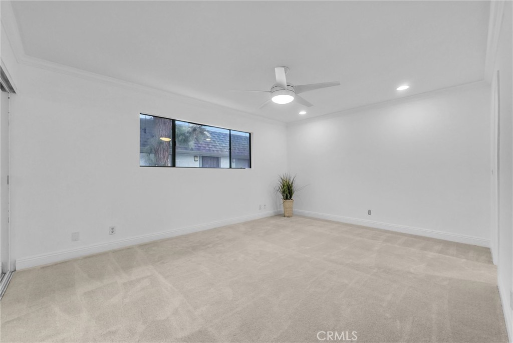 229 W Wilson Street 10