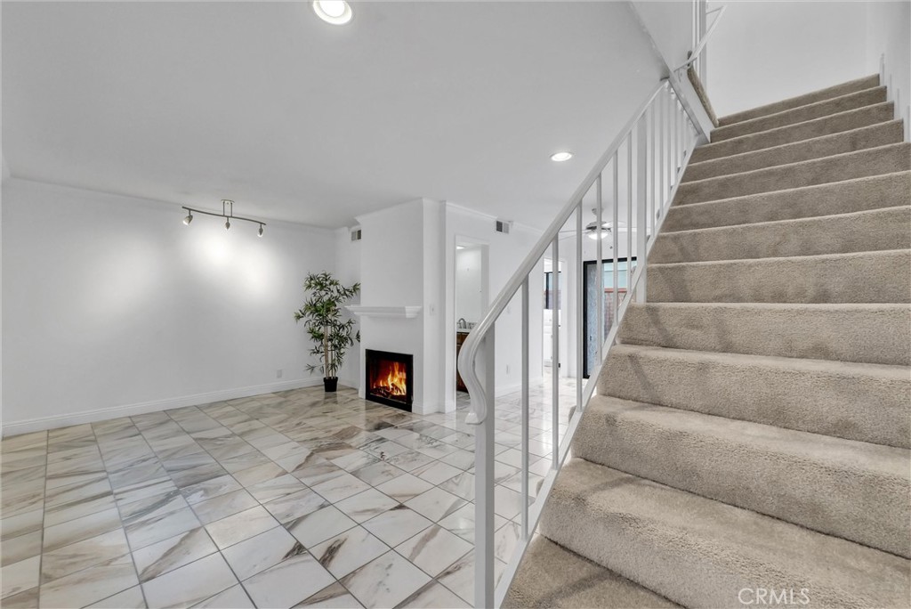 229 W Wilson Street 10