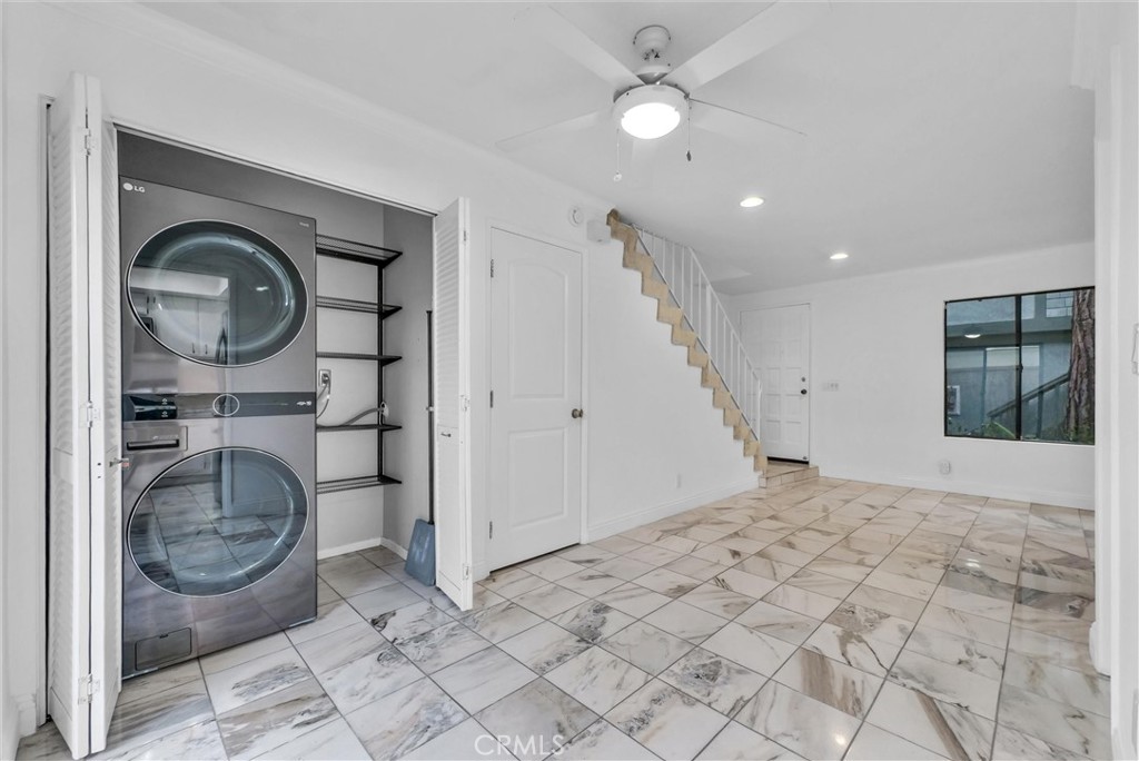 229 W Wilson Street 10