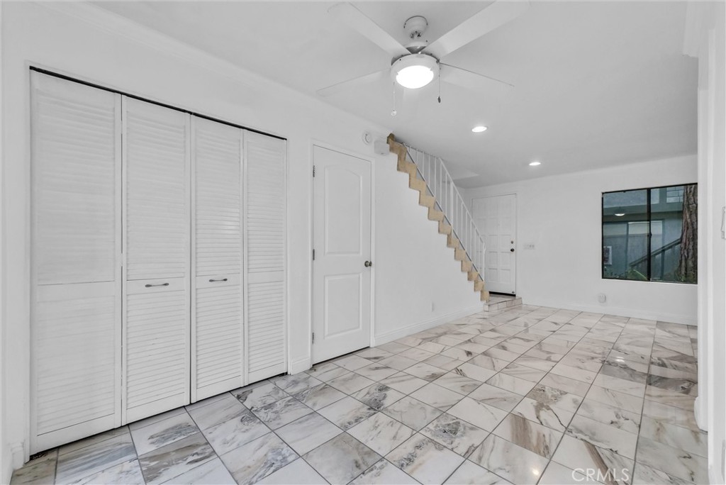 229 W Wilson Street 10