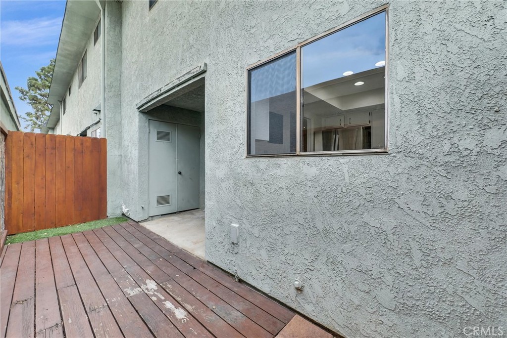 229 W Wilson Street 10