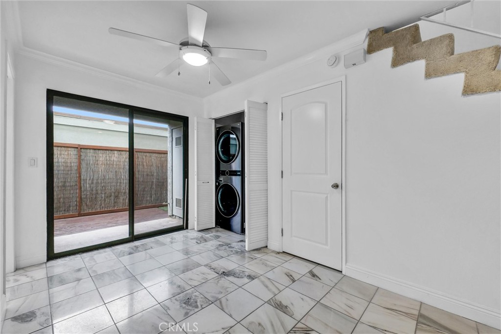 229 W Wilson Street 10