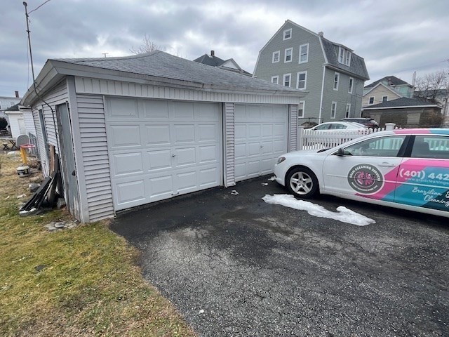 985-987 Walnut Street