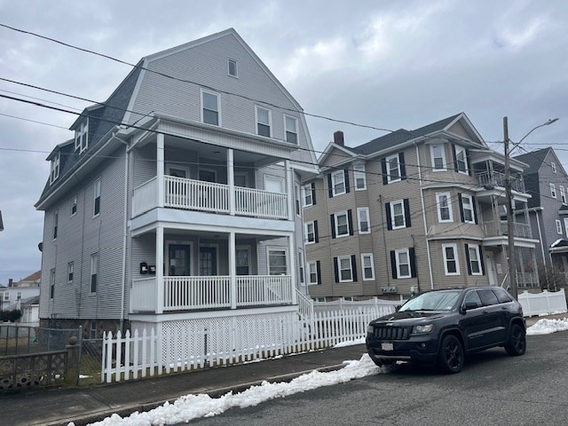 985-987 Walnut Street