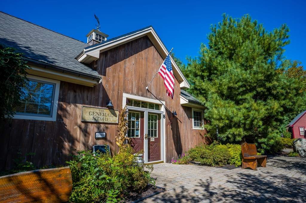 22 Whispering Pines Rd # 22