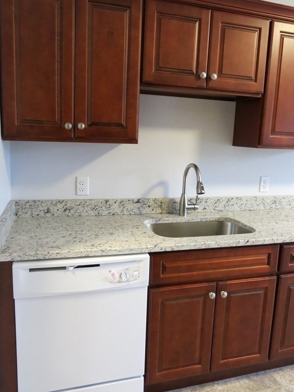 218 Whitman Ave Unit: 2