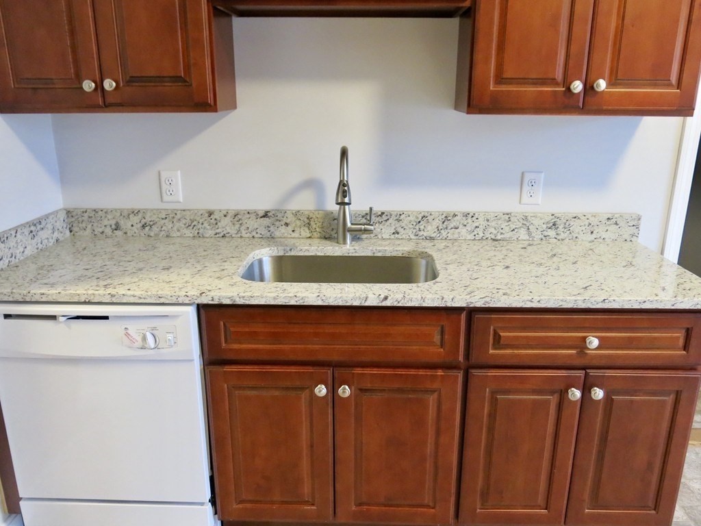 218 Whitman Ave Unit: 2