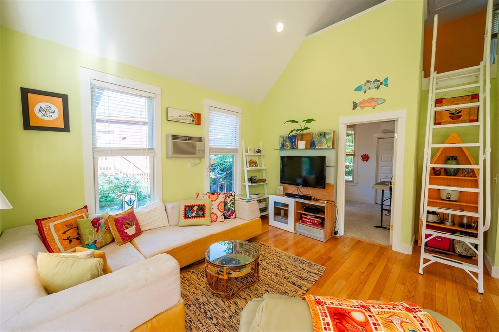 7 White Pine Knl # 7