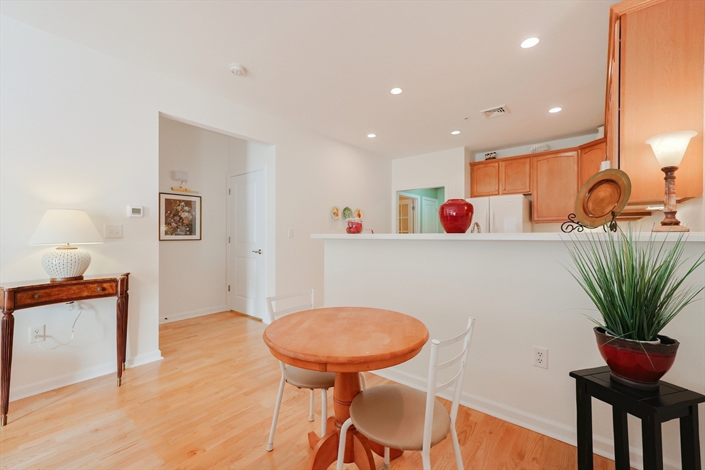 53 Bartlett Way # 1207