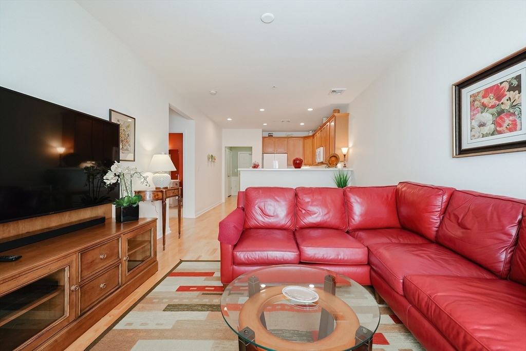 53 Bartlett Way # 1207