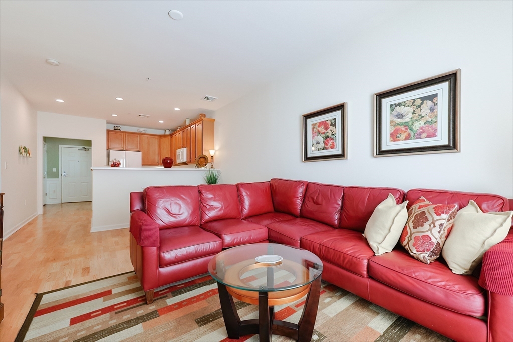 53 Bartlett Way # 1207