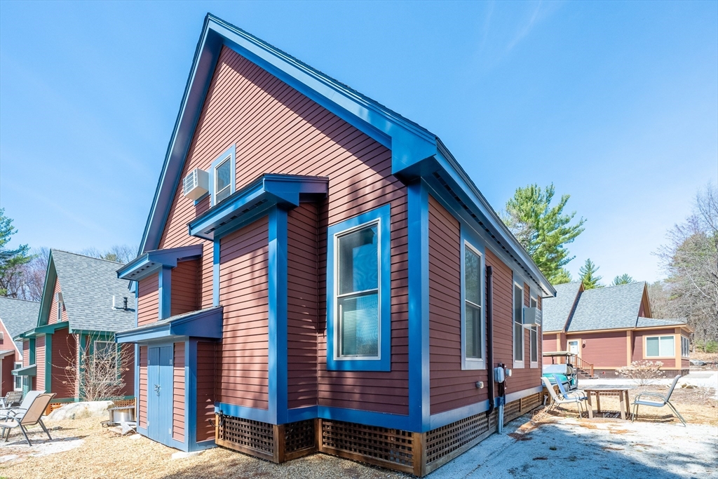 12 Farmhouse Row # 12