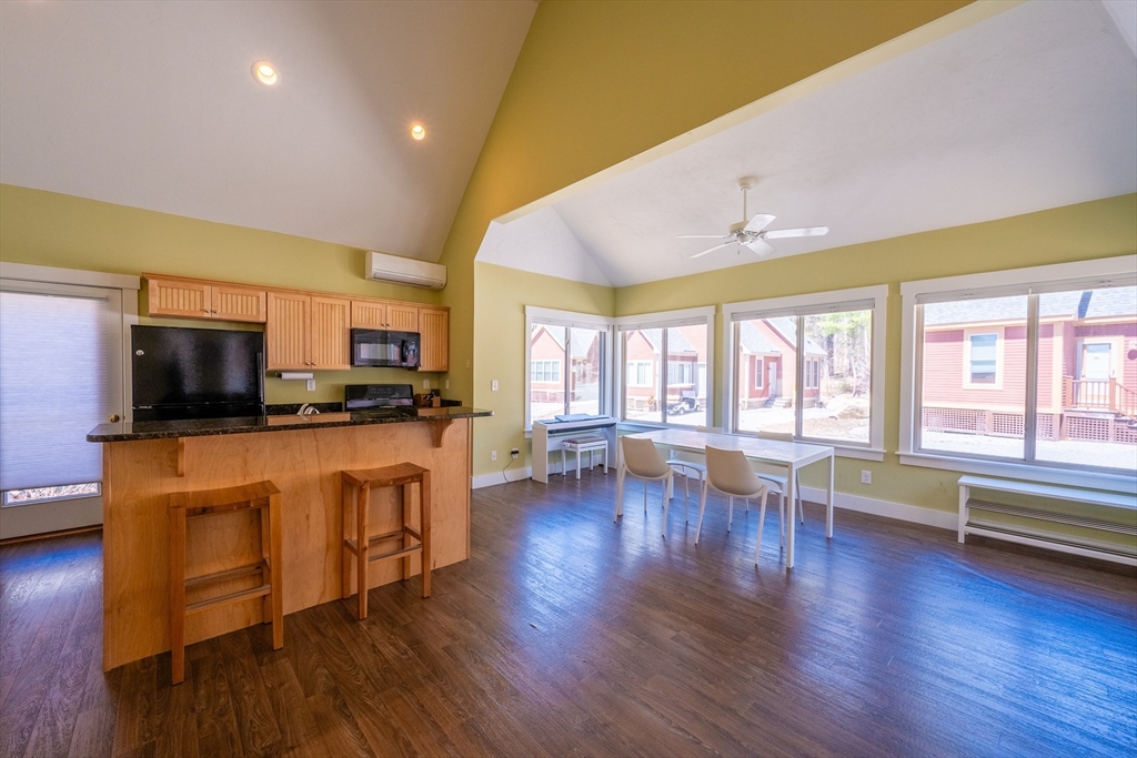 12 Farmhouse Row # 12