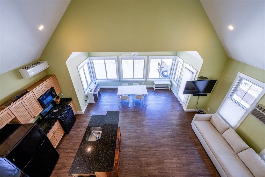 12 Farmhouse Row # 12