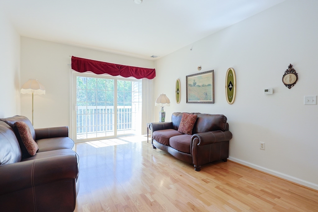 53 Bartlett Way # 307