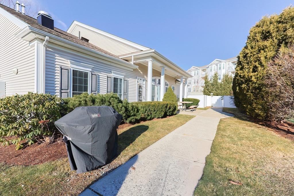 53 Bartlett Way # 307