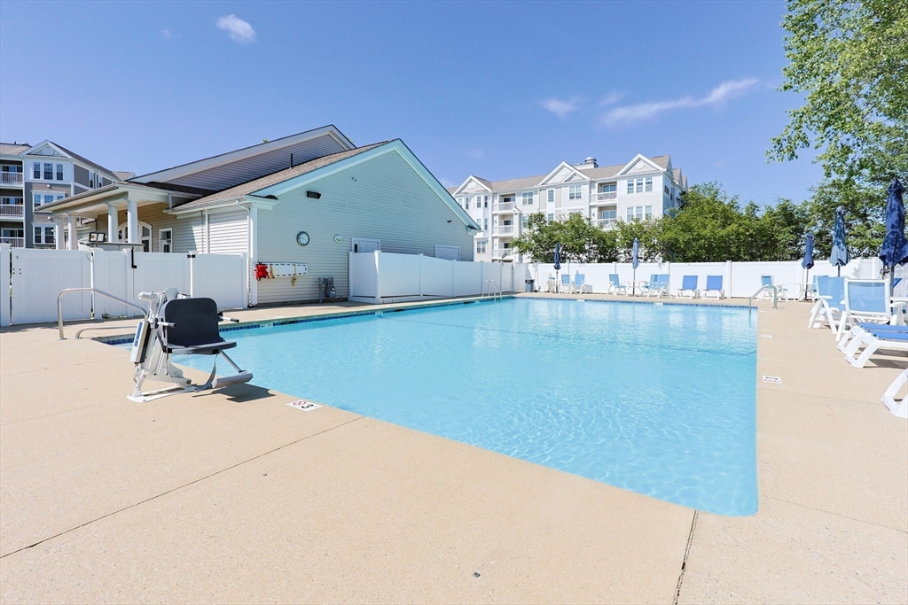 53 Bartlett Way # 307