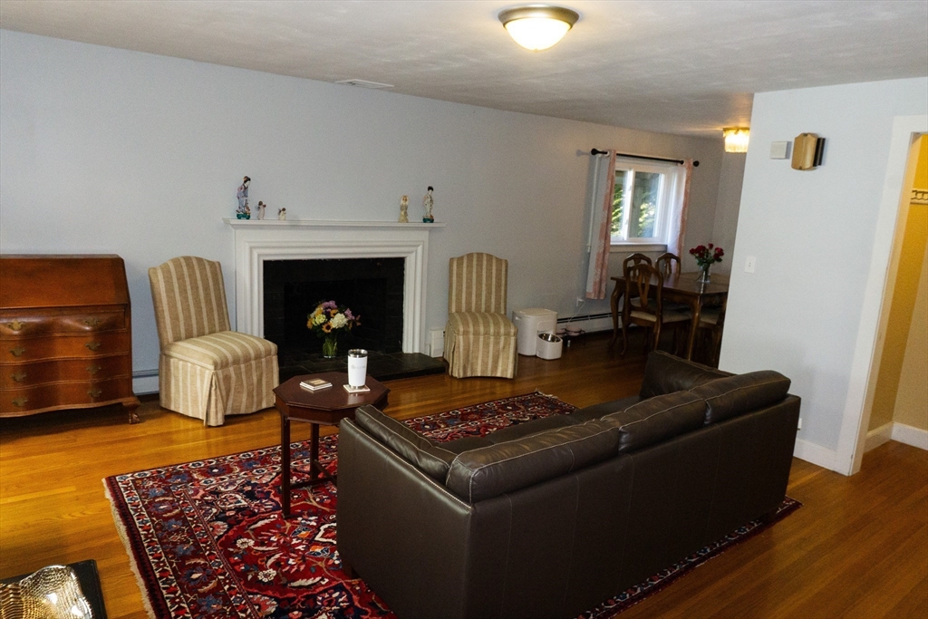 309 Paradise Road