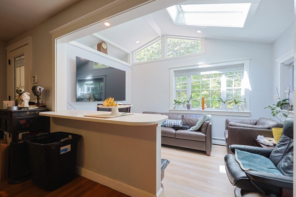 309 Paradise Road
