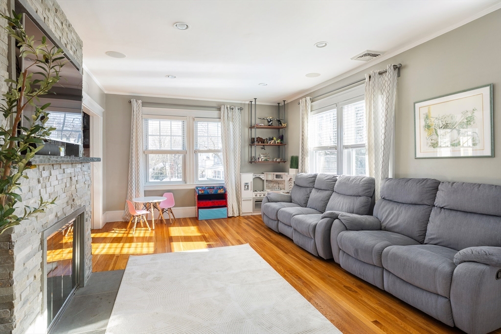 305 Webster St. # 2