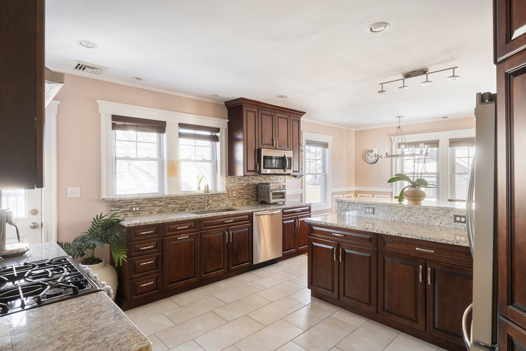 305 Webster St. # 2