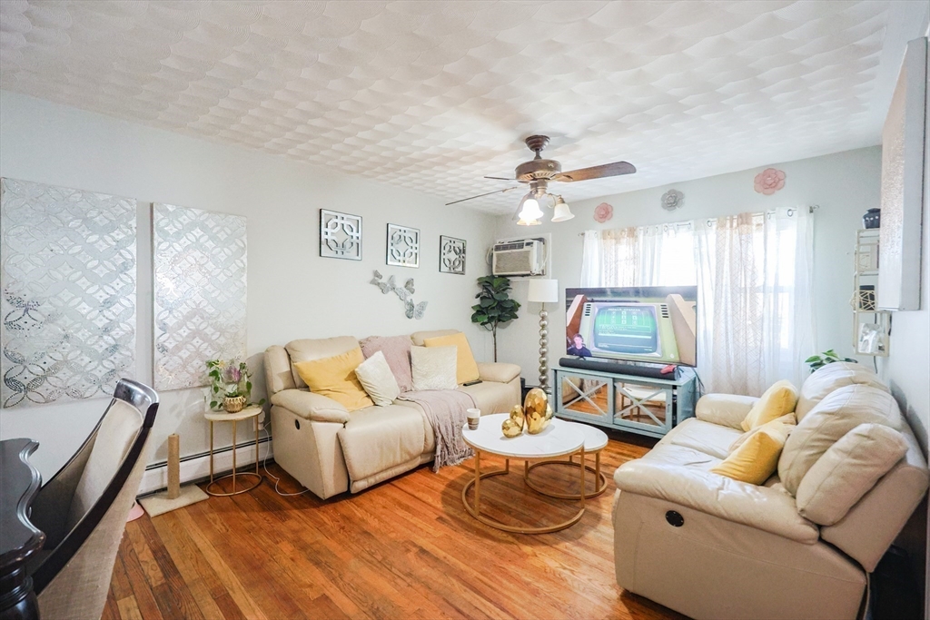 104 Oak St