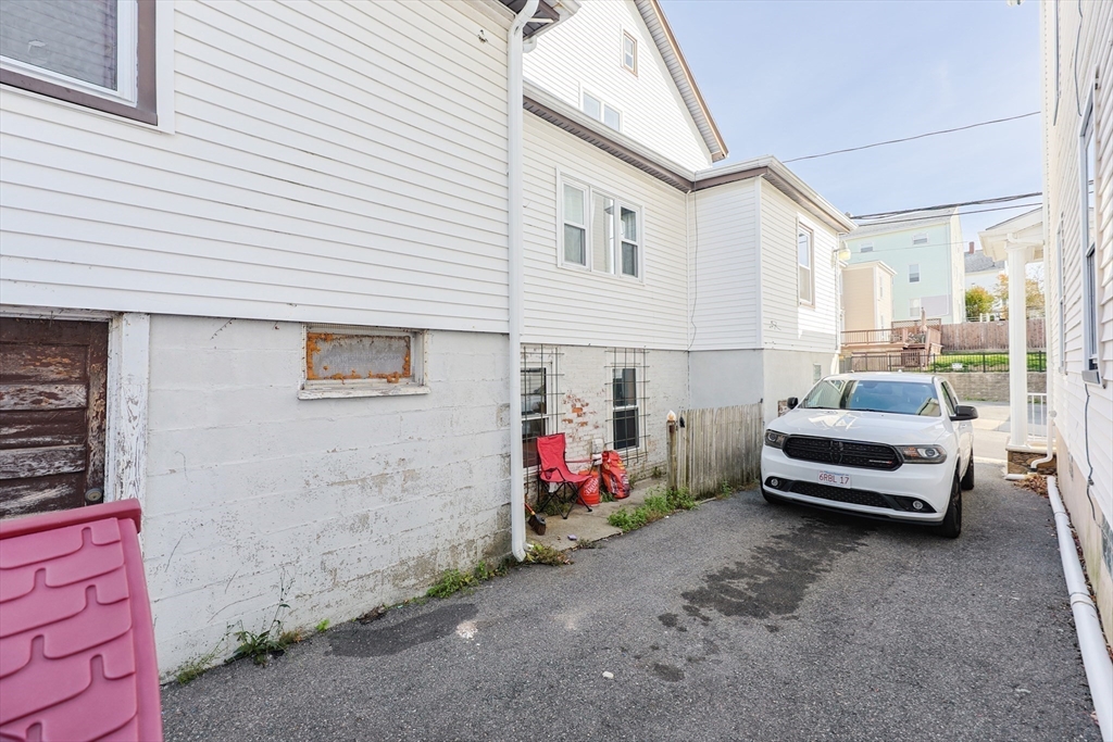 104 Oak St