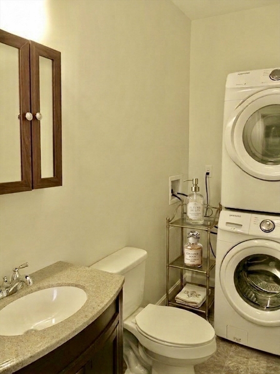 218 Whitman Ave Unit: 2