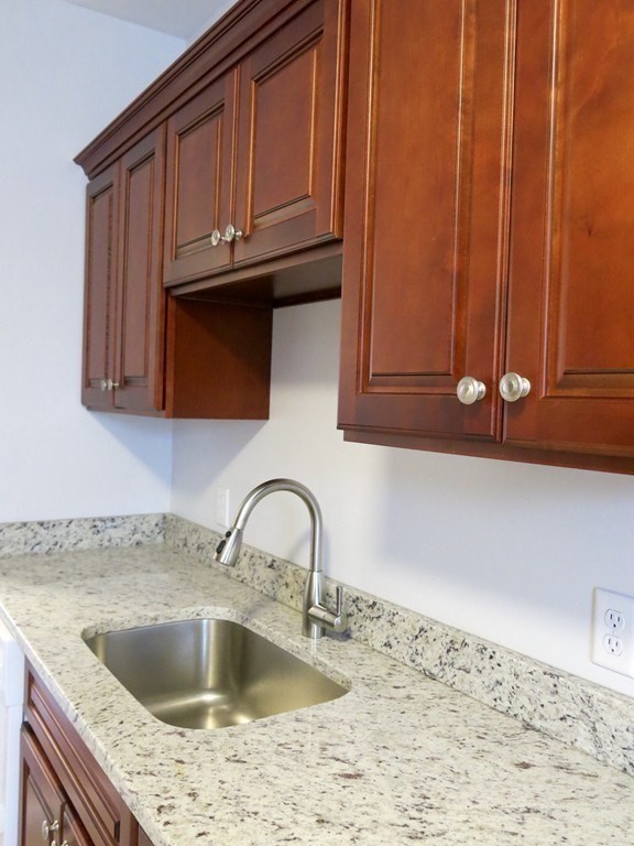 218 Whitman Ave Unit: 2