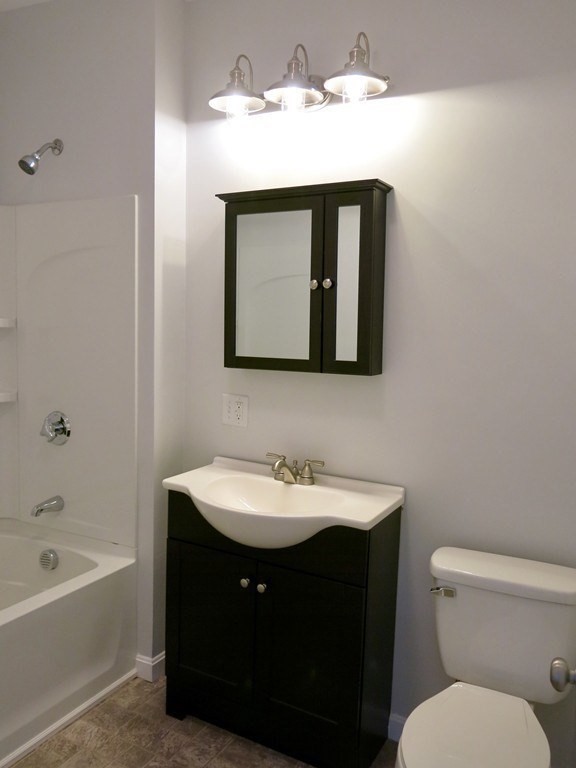 218 Whitman Ave Unit: 2