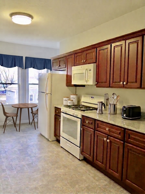 218 Whitman Ave Unit: 2