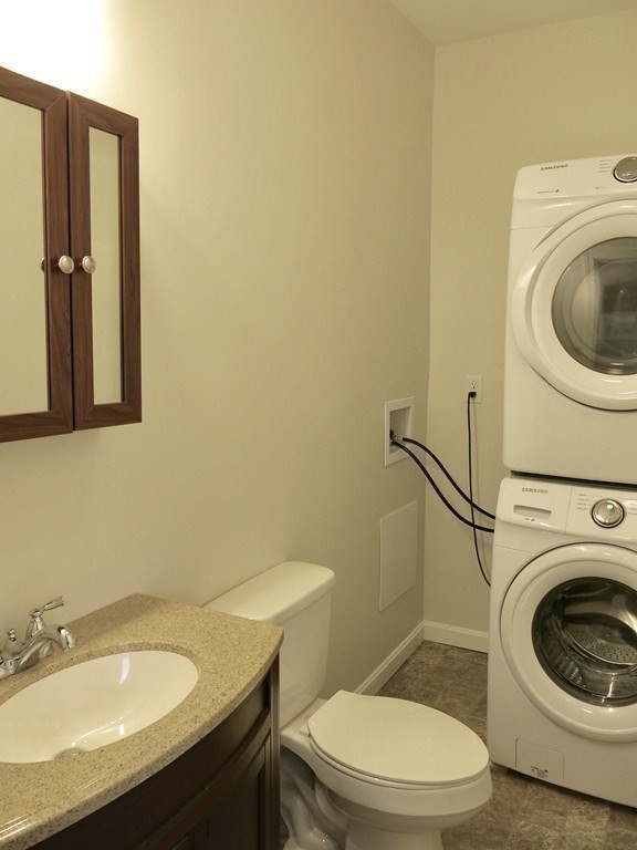 218 Whitman Ave Unit: 2