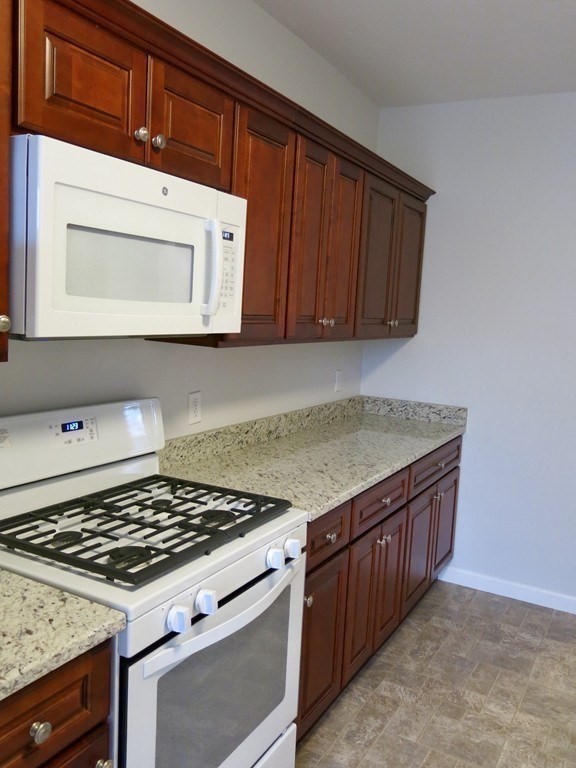 218 Whitman Ave Unit: 2