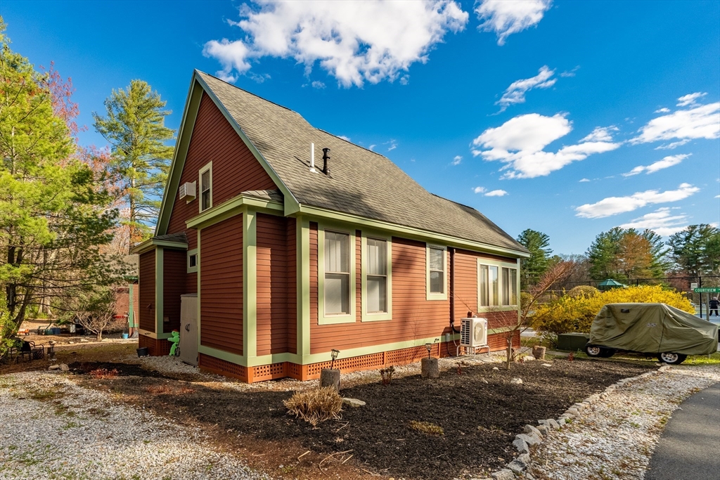 2 Courtview Ln # 2