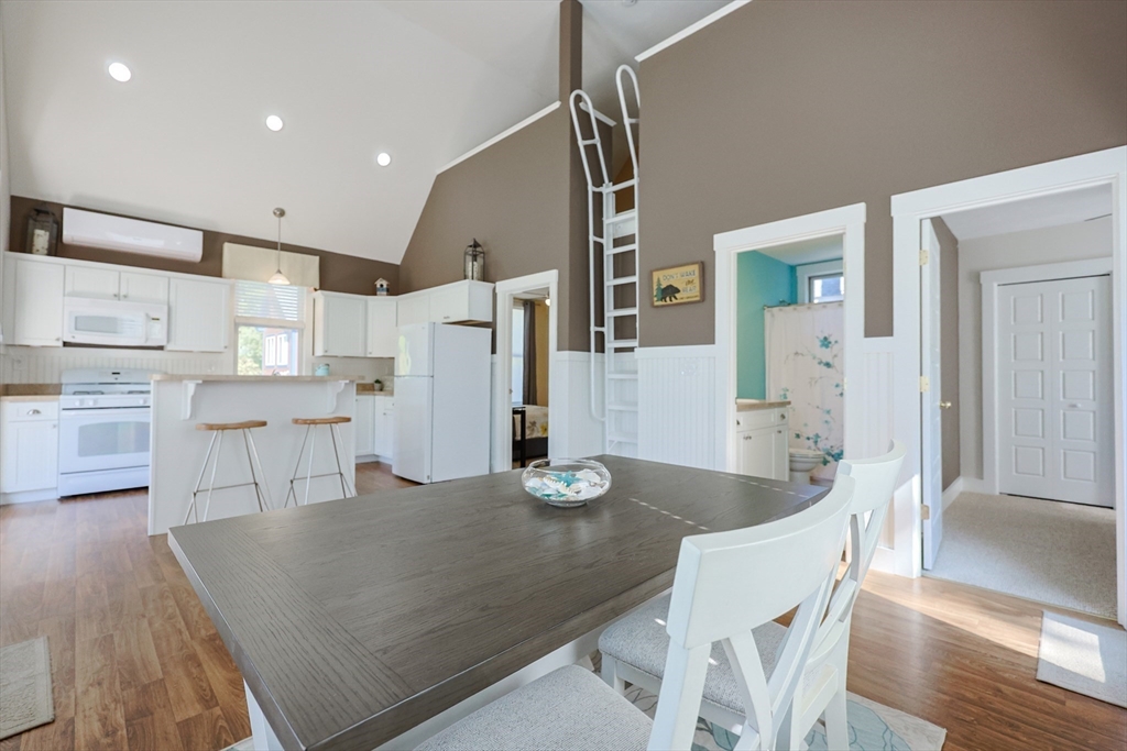 2 Courtview Ln # 2
